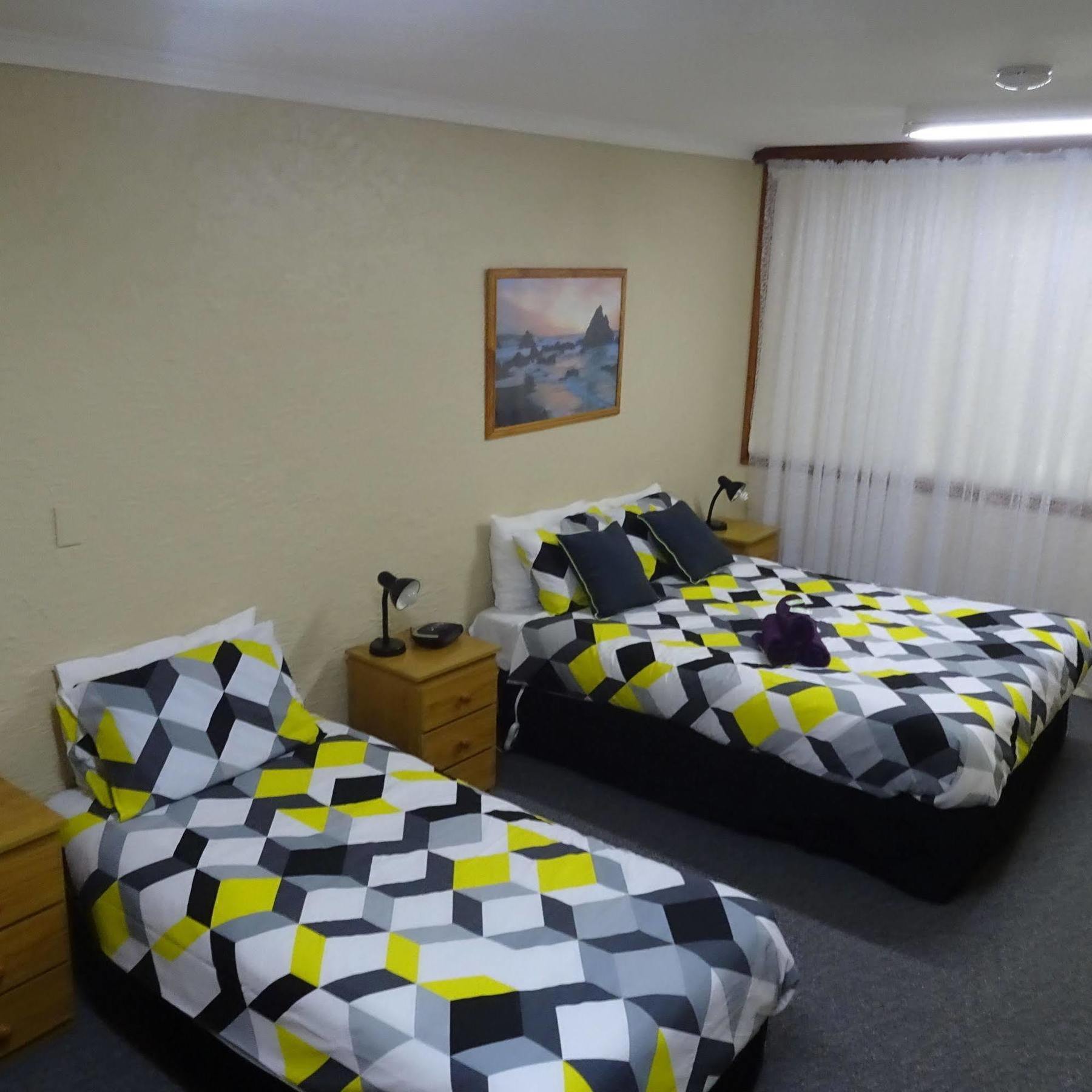 Turn-In Motel Варрнамбул Экстерьер фото